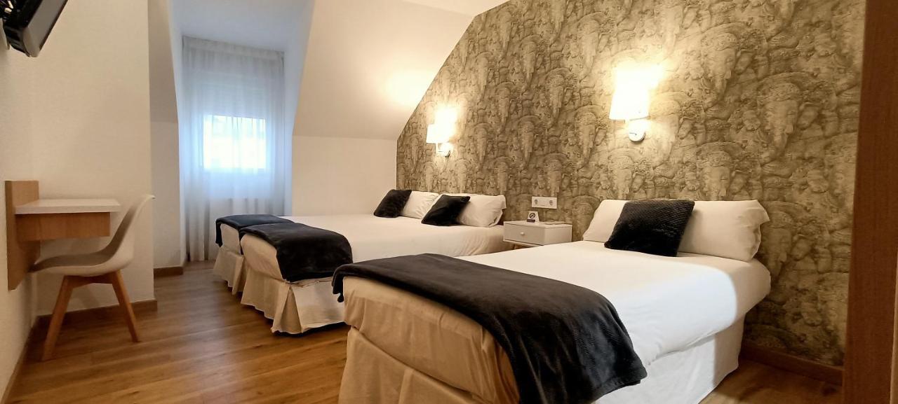 Hotel Vilagarcia บิลาการ์เซีย เด อาโรว์ซา ภายนอก รูปภาพ