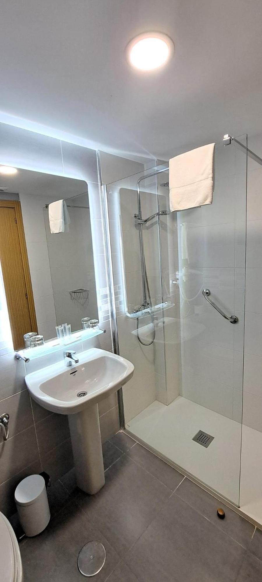 Hotel Vilagarcia บิลาการ์เซีย เด อาโรว์ซา ภายนอก รูปภาพ