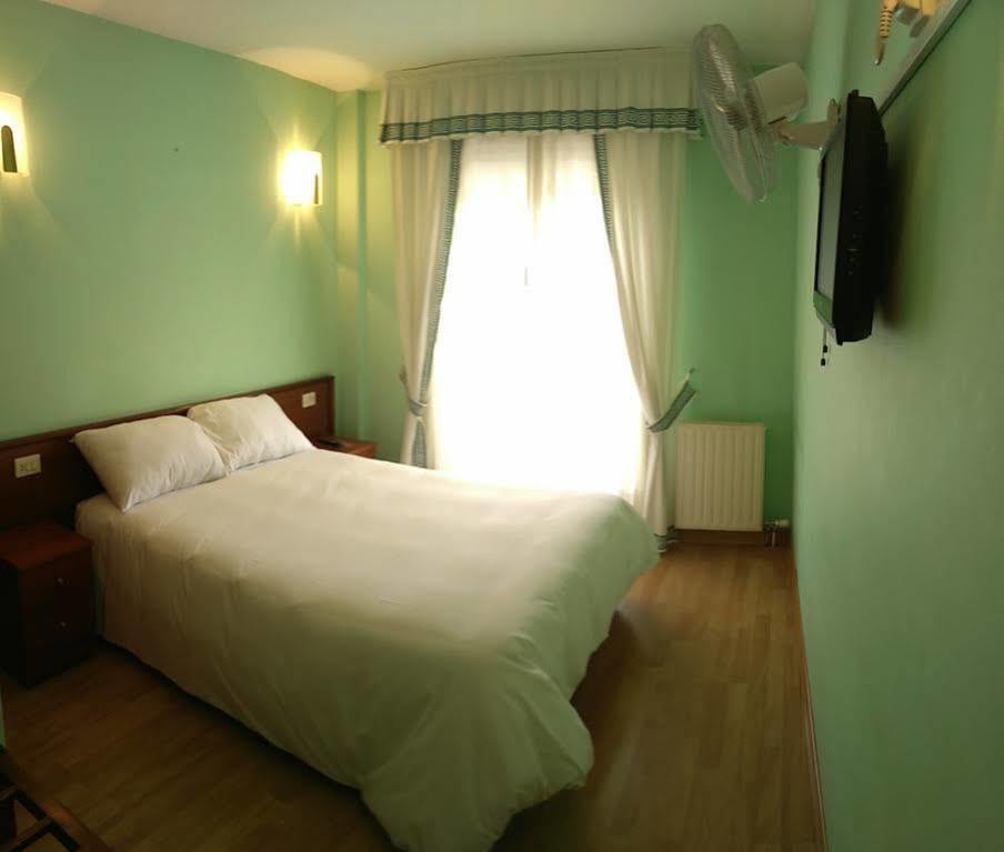 Hotel Vilagarcia บิลาการ์เซีย เด อาโรว์ซา ภายนอก รูปภาพ