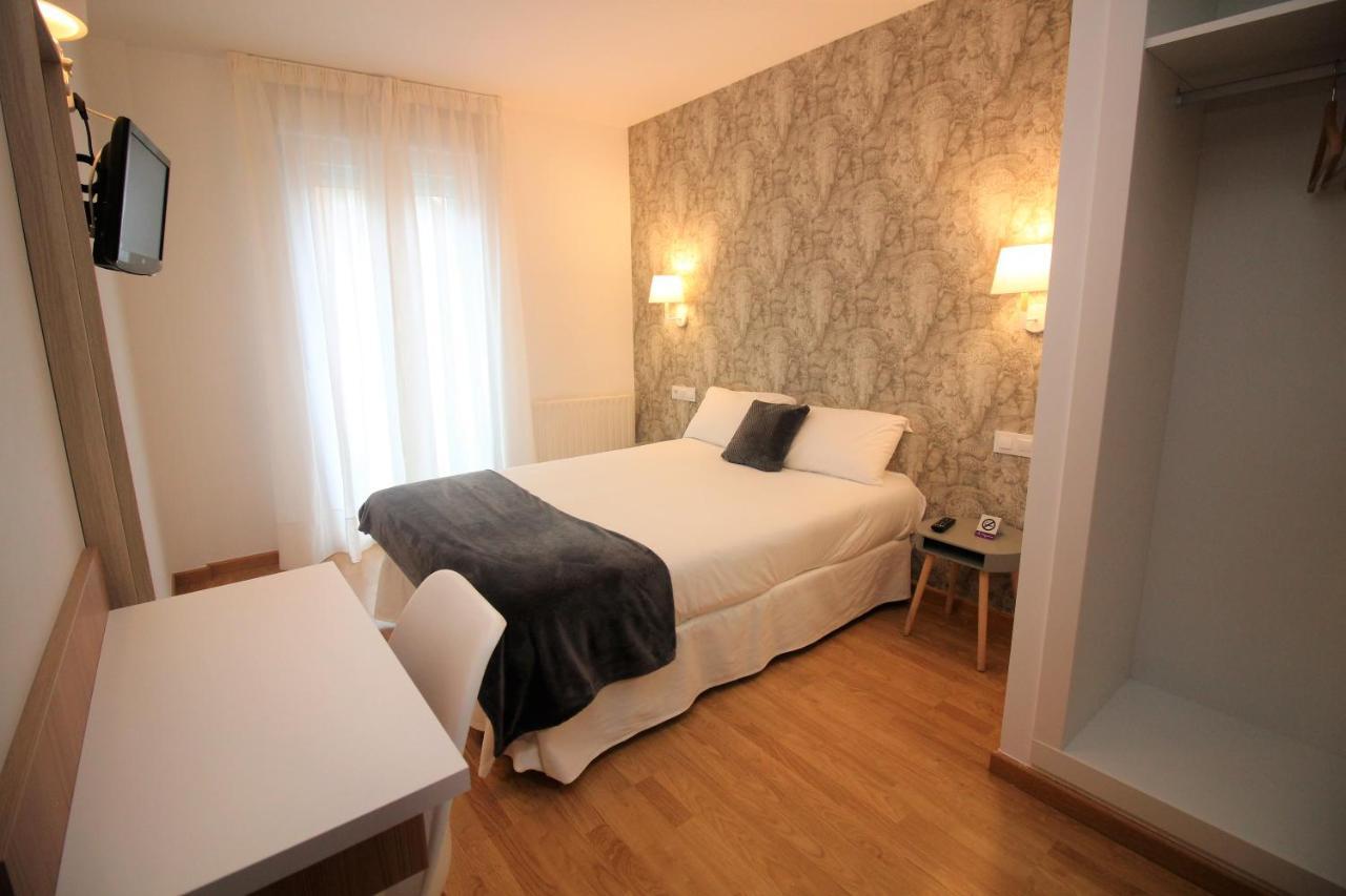 Hotel Vilagarcia บิลาการ์เซีย เด อาโรว์ซา ภายนอก รูปภาพ